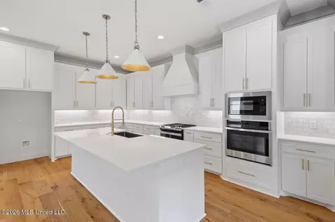 Kitchen - 256 Arbor Trl, Brandon, MS 39047 photo 1 of 2