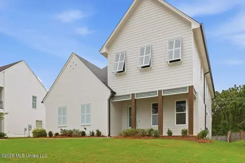 Exterior - 256 Arbor Trl, Brandon, MS 39047 photo 2 of 9