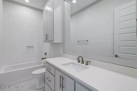 Bath - 256 Arbor Trl, Brandon, MS 39047 photo 6 of 6