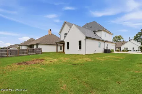 Exterior - 256 Arbor Trl, Brandon, MS 39047 photo 8 of 9
