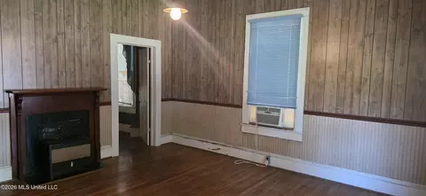 Living - 425 Cameron St, Mccomb, MS 39648 photo 6 of 11