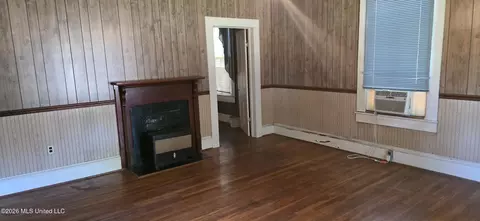 Living - 425 Cameron St, Mccomb, MS 39648 photo 7 of 11