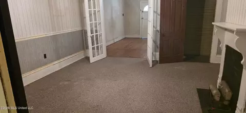 Entry Way - 425 Cameron St, Mccomb, MS 39648 photo 2 of 7