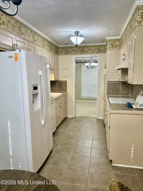 Kitchen - 321 Sharon Hills Dr, Jackson, MS 39212 photo 1 of 4