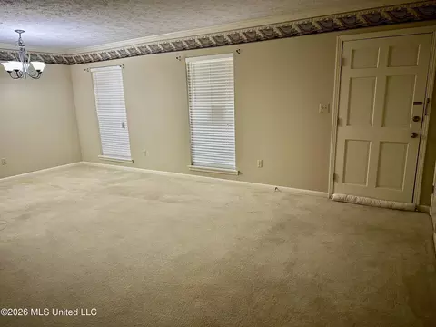 Living - 321 Sharon Hills Dr, Jackson, MS 39212 photo 1 of 4