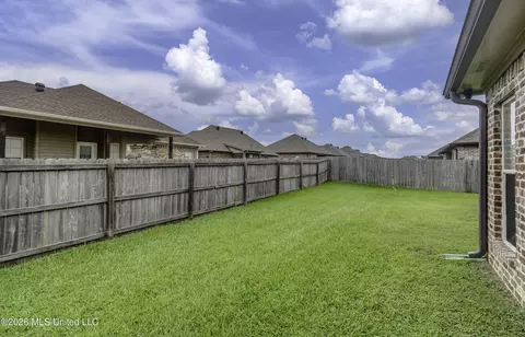 Exterior - 303 Ridge Pointe Dr, Brandon, MS 39042 photo 8 of 8