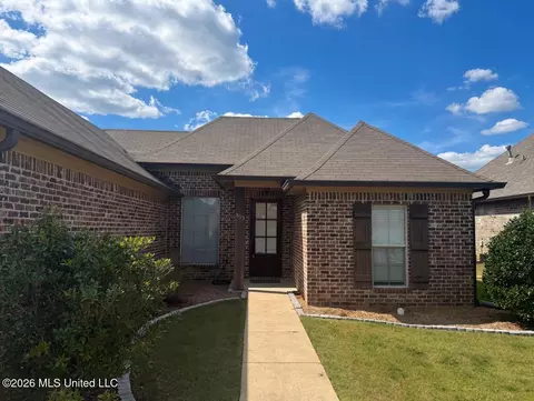 Exterior - 303 Ridge Pointe Dr, Brandon, MS 39042 photo 3 of 7