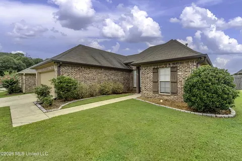 Exterior - 303 Ridge Pointe Dr, Brandon, MS 39042 photo 2 of 8