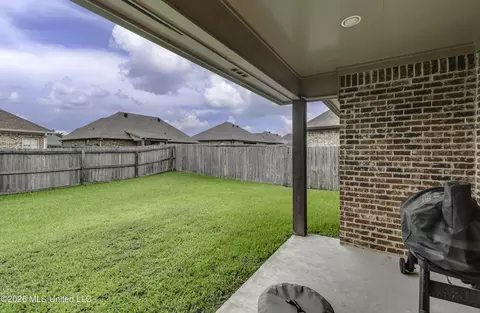 Exterior - 303 Ridge Pointe Dr, Brandon, MS 39042 photo 4 of 8