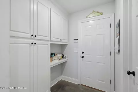 Entry Way - 244 Hemingway Cir, Canton, MS 39046 photo 4 of 5