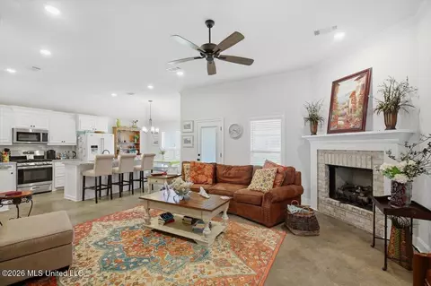 Entry Way - 244 Hemingway Cir, Canton, MS 39046 photo 3 of 5
