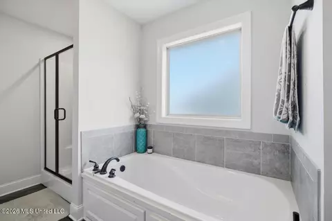 Bath - 244 Hemingway Cir, Canton, MS 39046 photo 1 of 3