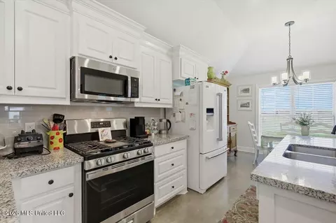 Kitchen - 244 Hemingway Cir, Canton, MS 39046 photo 2 of 3