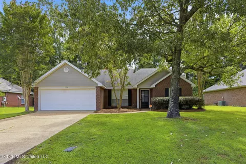 338 Willow Bay Dr, Byram, MS 39272