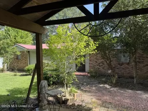 Exterior - 819 Meadow Ln, Byram, MS 39272 photo 5 of 18