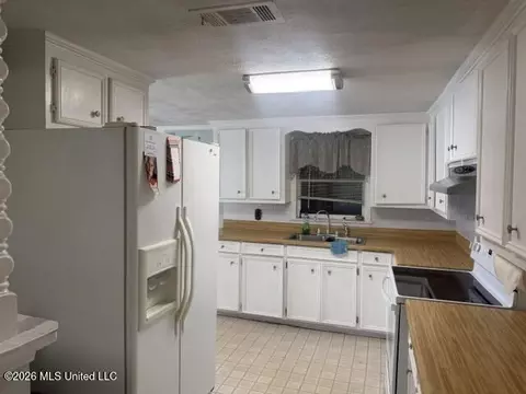 Kitchen - 819 Meadow Ln, Byram, MS 39272 photo 1 of 2