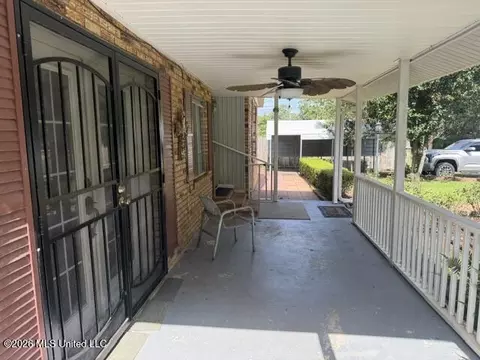 Exterior - 819 Meadow Ln, Byram, MS 39272 photo 2 of 18