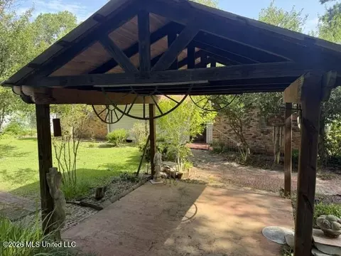 Exterior - 819 Meadow Ln, Byram, MS 39272 photo 8 of 18