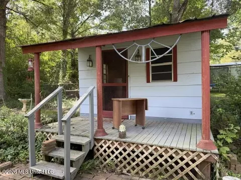 Exterior - 819 Meadow Ln, Byram, MS 39272 photo 7 of 18
