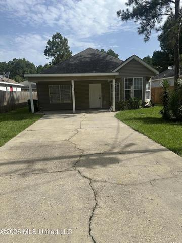 6024 E Oktibbeha St, Bay Saint Louis, MS 39520