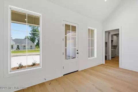Entry Way - 203 Benners Ln, Madison, MS 39110 photo 1 of 3