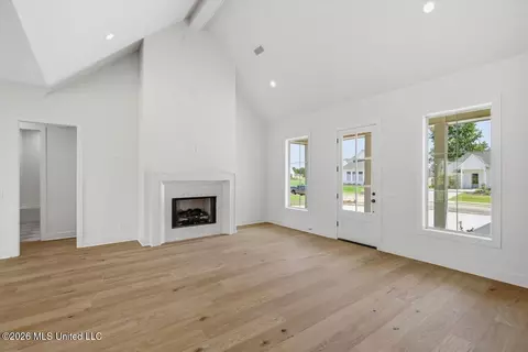 Living - 203 Benners Ln, Madison, MS 39110 photo 1 of 4