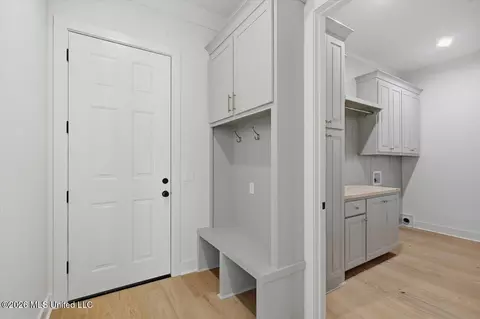 Entry Way - 203 Benners Ln, Madison, MS 39110 photo 3 of 3