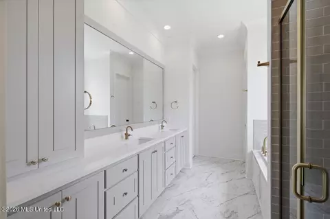 Bath - 203 Benners Ln, Madison, MS 39110 photo 1 of 5