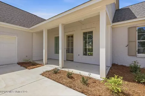 Exterior - 203 Benners Ln, Madison, MS 39110 photo 4 of 10