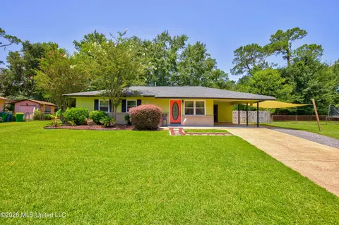 6660 Balboa Cir, Ocean Springs, MS 39564