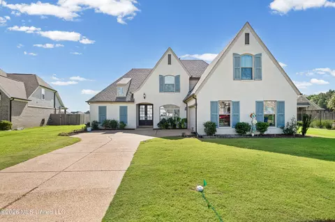 7296 Fulton Square Dr, Olive Branch, MS 38654