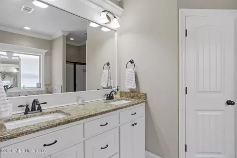 Bath - 120 Provonce Park, Brandon, MS 39042 photo 1 of 3