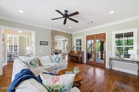 Living - 104 Camden Trl, Madison, MS 39110 photo 3 of 5
