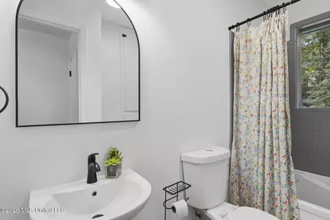 Bath - 106 Pine Ridge Rd, Florence, MS 39073 photo 1 of 1
