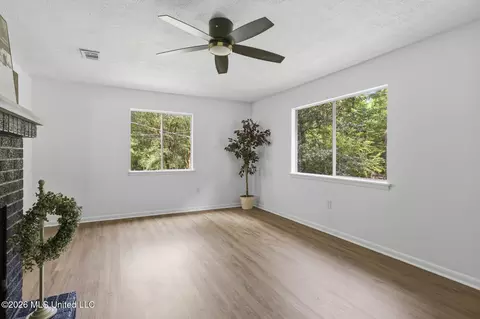 Living - 106 Pine Ridge Rd, Florence, MS 39073 photo 2 of 5