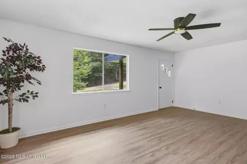 Living - 106 Pine Ridge Rd, Florence, MS 39073 photo 4 of 5