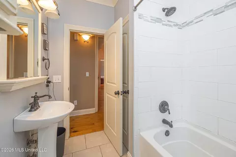 Bath - 111 Hallmark Pl, Madison, MS 39110 photo 2 of 6