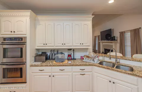 Kitchen - 111 Hallmark Pl, Madison, MS 39110 photo 3 of 4