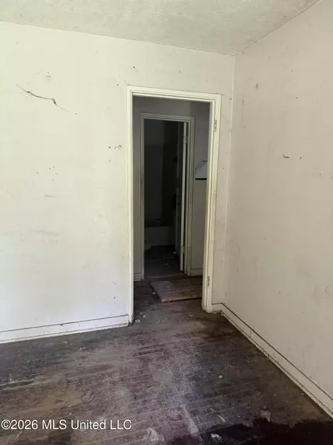 3040 Woodside Dr, Jackson, MS 39212 photo 3