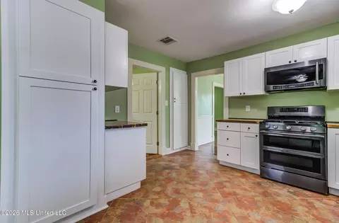 Entry Way - 200 E Second St, Long Beach, MS 39560 photo 2 of 2