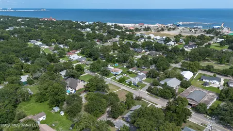 View/Area - 200 E Second St, Long Beach, MS 39560 photo 7 of 11