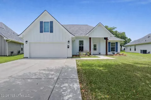 605 Thomas Shields Blvd, Bay Saint Louis, MS 39520