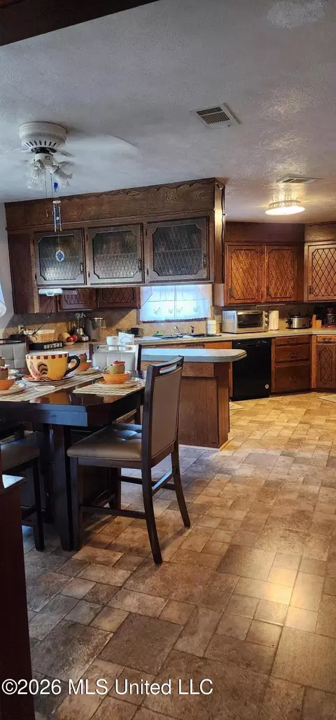 1233 Scots Gln, Jackson, MS 39204 photo 5