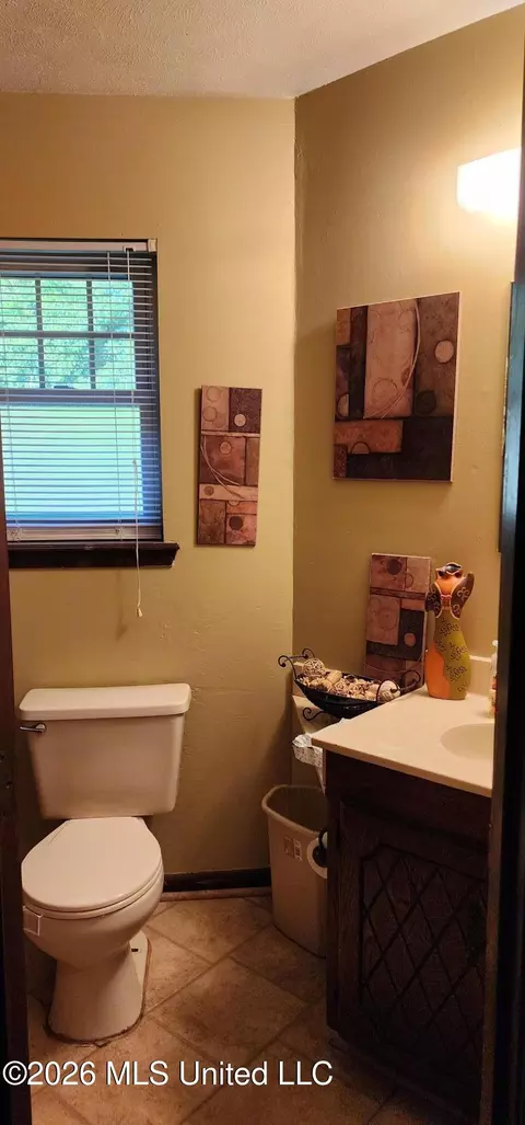1233 Scots Gln, Jackson, MS 39204 photo 11