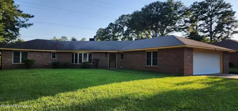 1233 Scots Gln, Jackson, MS 39204 photo 1
