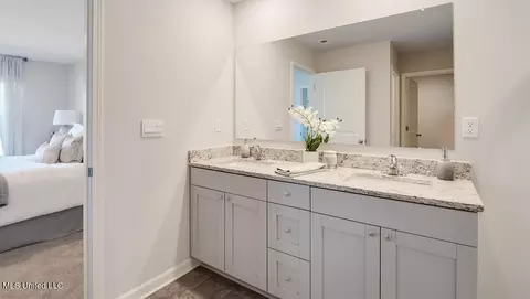 Bath - 116 Pine St, Byhalia, MS 38611 photo 2 of 2