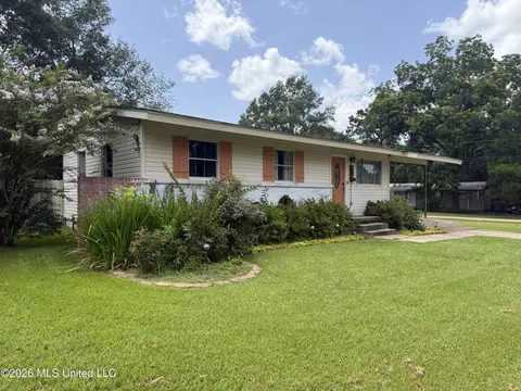 226 Janet St, Crystal Springs, MS 39059