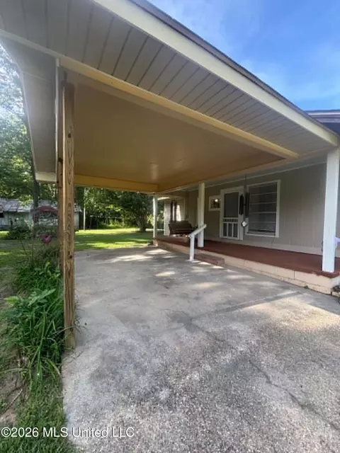 Exterior - 1047 Pearl Valley Rd, Wesson, MS 39191 photo 5 of 15