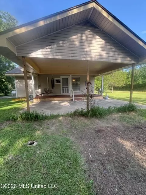 Exterior - 1047 Pearl Valley Rd, Wesson, MS 39191 photo 6 of 15