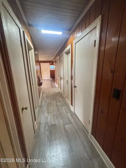 Entry Way - 1047 Pearl Valley Rd, Wesson, MS 39191 photo 1 of 1